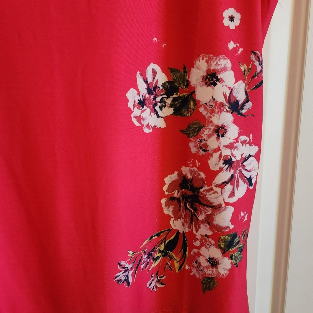 DG2 Bright Pink Fushia Floral T- Shirt Small - Picture 9 of 10